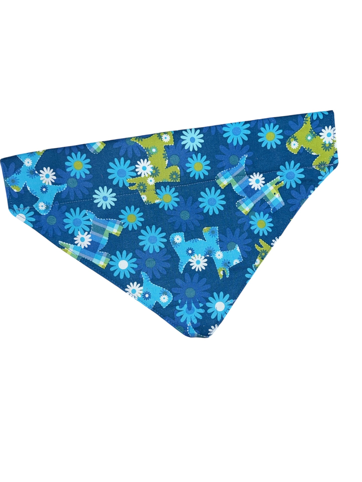 Blue Scotty dog w/flowers dog bandannas