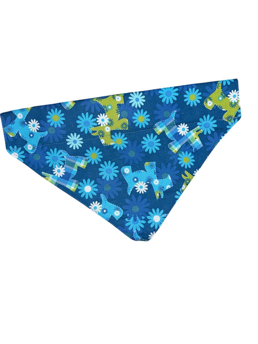 Blue Scotty dog w/flowers dog bandannas