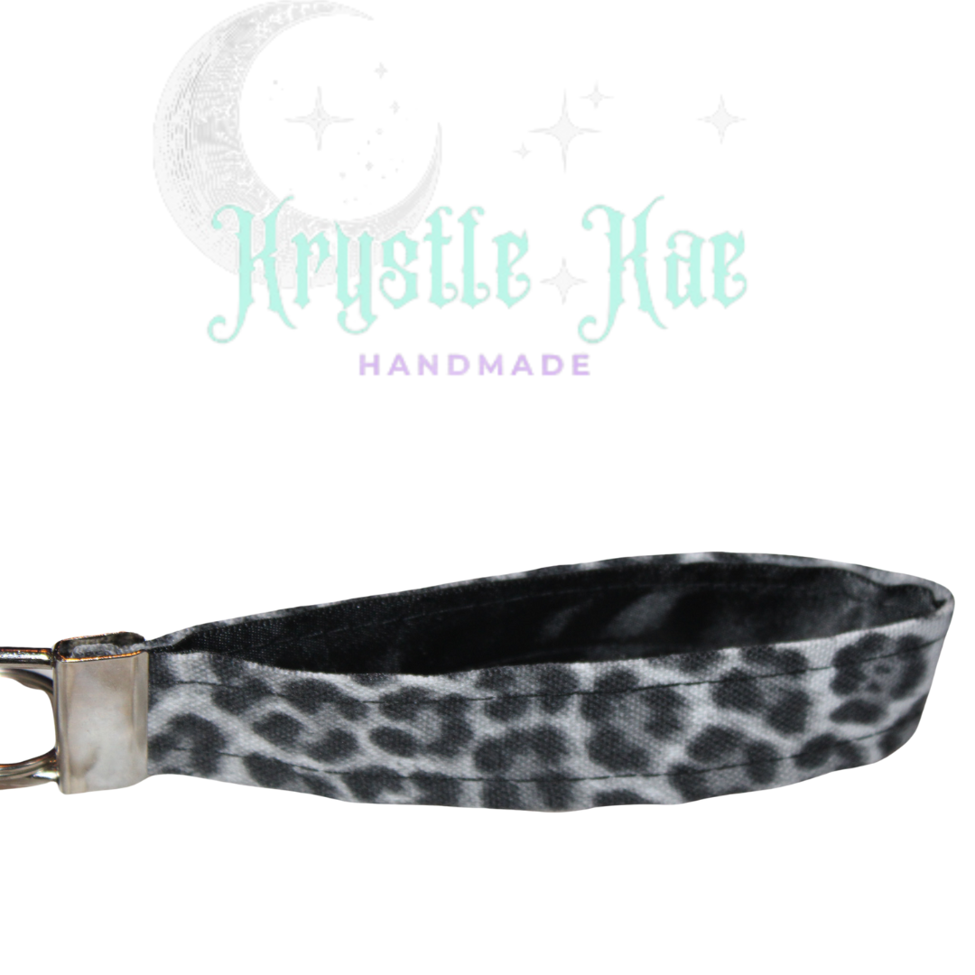 Chic Gray Cheetah Print Key Fob Wristlet